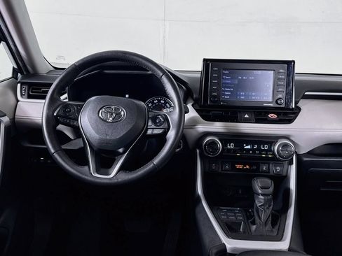 Used 2021 Toyota RAV4 XLE w/ XLE Grade Weather Package AWD/4WD image 10