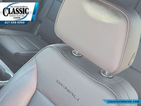 Used 2021 GMC Yukon XL Denali image 29