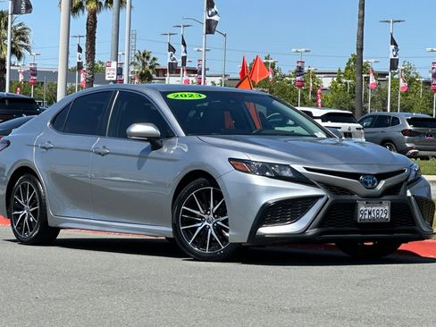 Used 2023 Toyota Camry SE w/ Audio Upgrade Package image 2