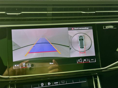 Used 2025 Audi Q8 Premium Plus image 15