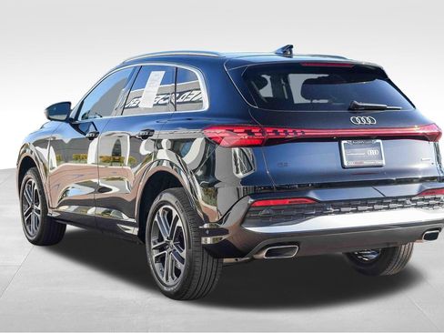 Certified 2025 Audi Q5 Premium w/ Convenience Package AWD/4WD image 8