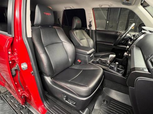 Used 2023 Toyota 4Runner TRD Off-Road Premium image 4