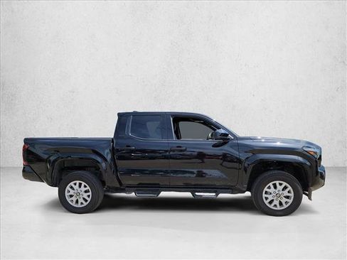 Used 2025 Toyota Tacoma SR5 RWD image 4