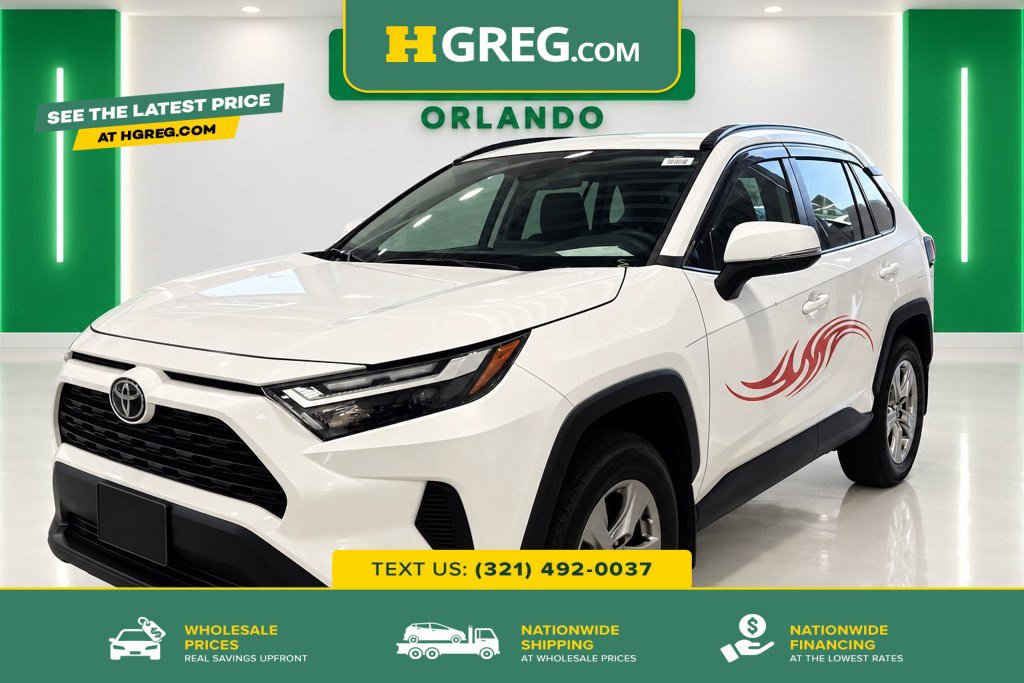 Used 2024 Toyota RAV4 XLE w/ Convenience Package FWD image 1