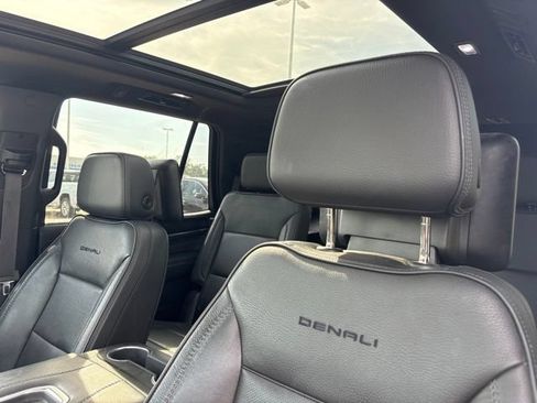 Used 2021 GMC Yukon Denali w/ Denali Premium Package AWD/4WD image 10