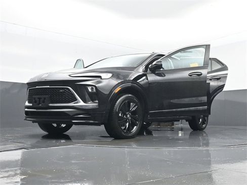 Used 2024 Buick Encore GX Sport Touring image 31