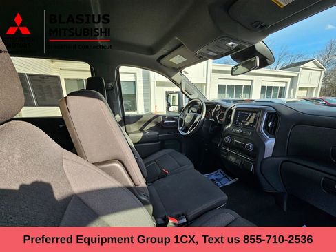 Used 2024 Chevrolet Silverado 2500 Custom w/ Custom Value Package image 16