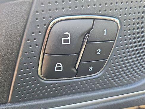 Certified 2024 Ford Edge Titanium image 11