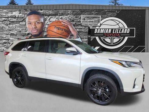 Used 2019 Toyota Highlander SE AWD/4WD image 1