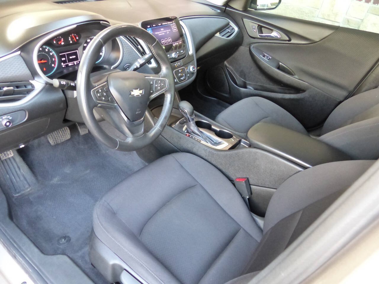 Used 2022 Chevrolet Malibu LS FWD image 17