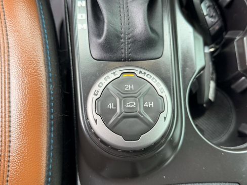 Used 2024 Ford Bronco Outer Banks image 24