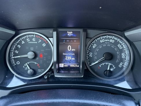 Used 2021 Toyota Tacoma TRD Sport image 26