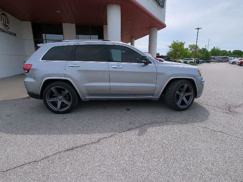 Certified 2017 Jeep Grand Cherokee Limited AWD/4WD image 11