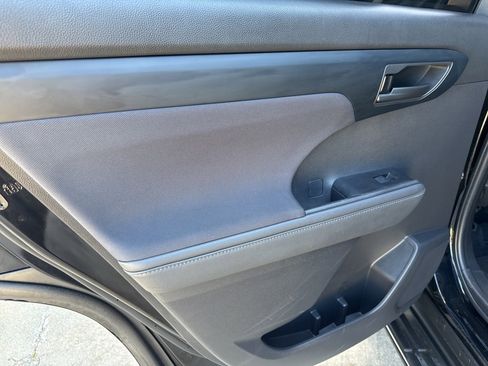 Used 2022 Toyota Highlander L image 34