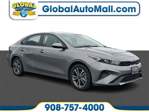 Used 2023 Kia Forte LXS image 1