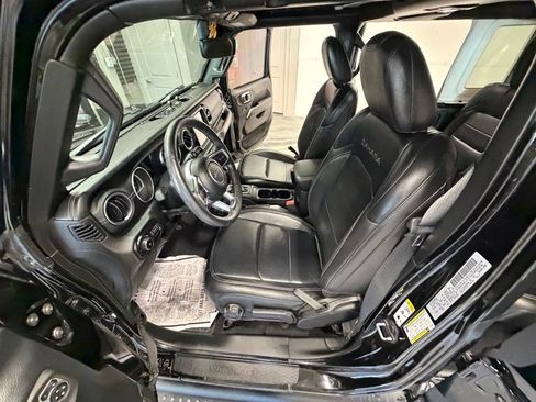 Used 2018 Jeep Wrangler Unlimited Sahara w/ Dual Top Group AWD/4WD image 62