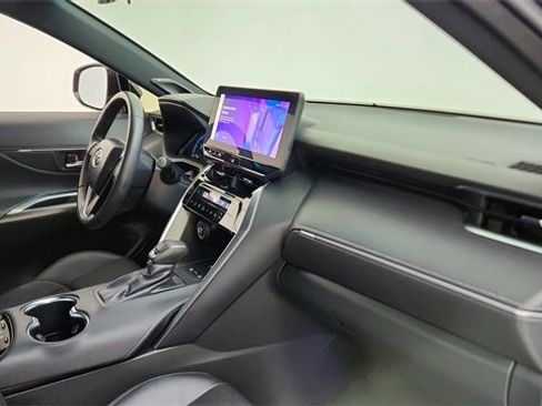 Used 2023 Toyota Venza Limited image 21