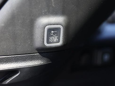 Used 2022 Jeep Grand Cherokee Altitude AWD/4WD image 14