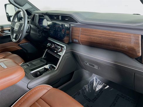 Used 2025 GMC Sierra 3500 Denali Ultimate image 26