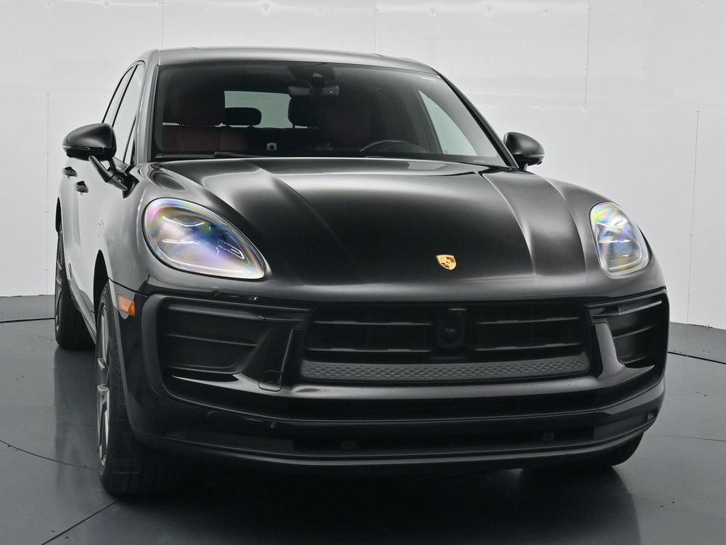 Certified 2023 Porsche Macan AWD/4WD image 10