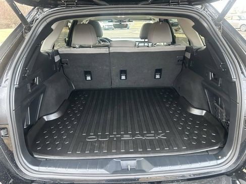 Used 2024 Subaru Outback Premium image 6