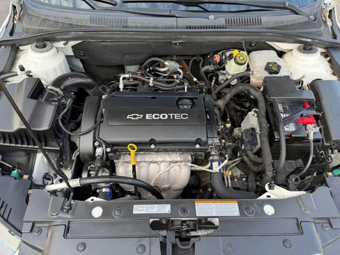 Used 2011 Chevrolet Cruze LS image 35