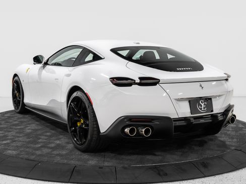 Used 2022 Ferrari Roma RWD image 6