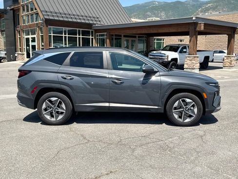 Used 2025 Hyundai Tucson SEL AWD/4WD image 3