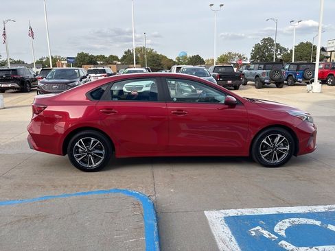 Used 2024 Kia Forte LXS image 2