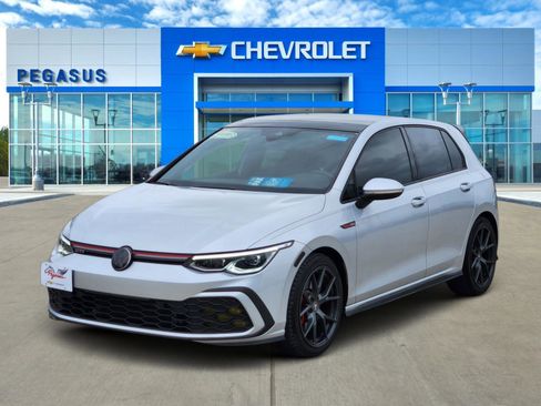 Used 2022 Volkswagen GTI SE image 2