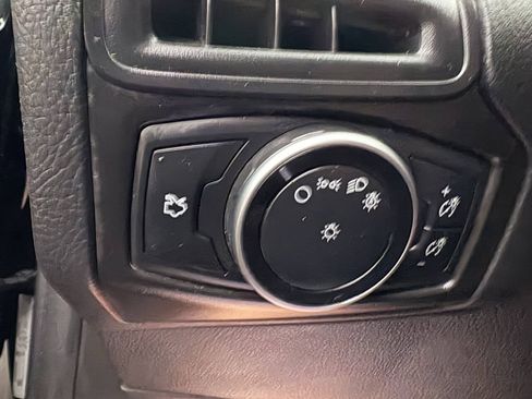 Used 2016 Ford Focus SE FWD image 24