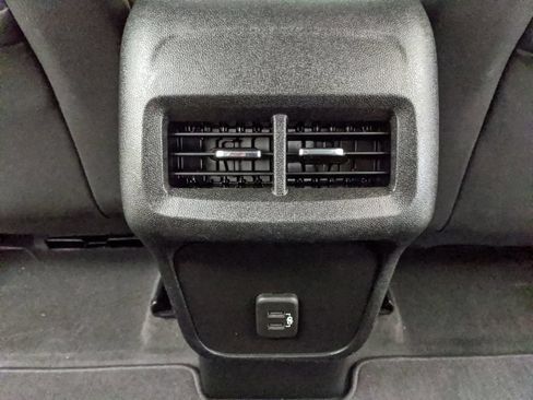 Used 2020 Chevrolet Equinox LT FWD image 17