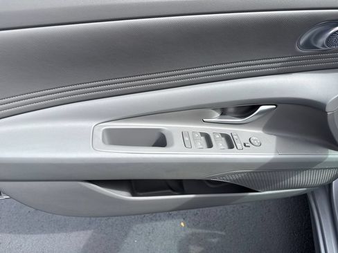Used 2025 Hyundai Elantra Sport FWD image 9