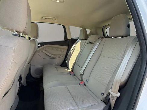 Used 2017 Ford Escape SE w/ Equipment Group 201A FWD image 12