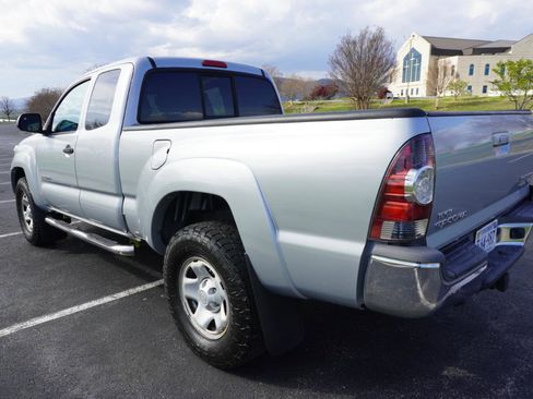 Used 2012 Toyota Tacoma PreRunner w/ SR5 Pkg image 8
