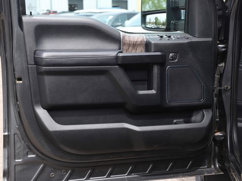 Used 2019 Ford F250 Lariat AWD/4WD image 24