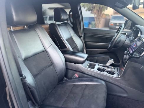 Used 2019 Jeep Grand Cherokee Altitude RWD image 17