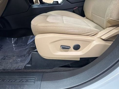 Used 2017 Ford Explorer 4WD image 5