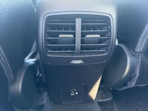 Used 2022 Ford Escape SEL image 12