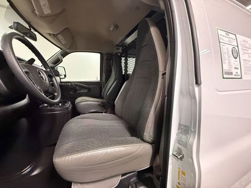 Used 2024 GMC Savana 2500 w/ Driver Convenience Package image 8