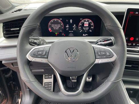 New 2026 Volkswagen Tiguan SE R-Line image 18