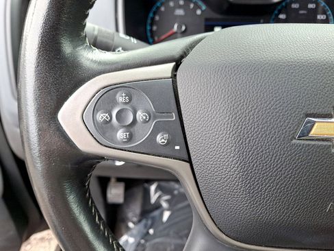 Used 2022 Chevrolet Colorado Z71 AWD/4WD image 17