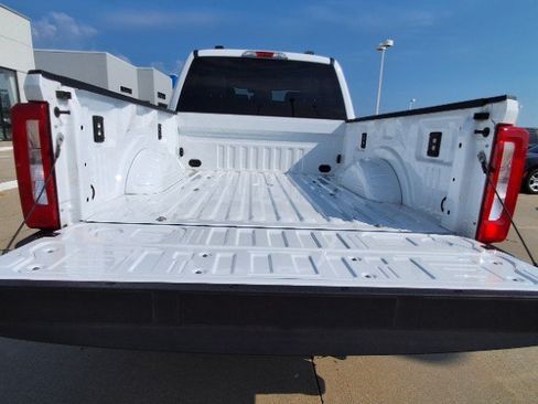 Used 2025 Ford F250 XLT w/ FX4 Off-Road Package AWD/4WD image 9