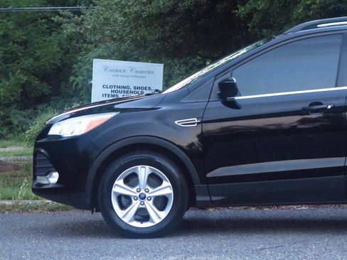 Used 2016 Ford Escape SE w/ Equipment Group 201A FWD image 23