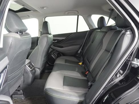 Certified 2025 Subaru Outback Onyx Edition AWD/4WD image 32