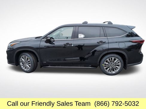 New 2026 Toyota Highlander Platinum AWD/4WD image 2