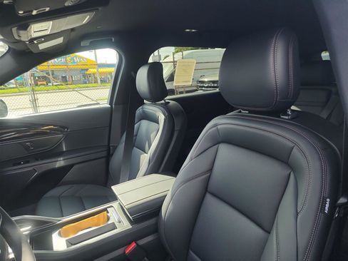 New 2025 Lincoln Nautilus Premier w/ Jet Appearance Package image 13