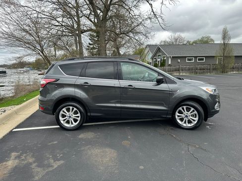 Used 2018 Ford Escape SEL image 4