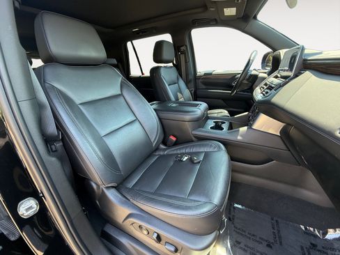Used 2021 Chevrolet Tahoe Z71 w/ Z71 Signature Package AWD/4WD image 19