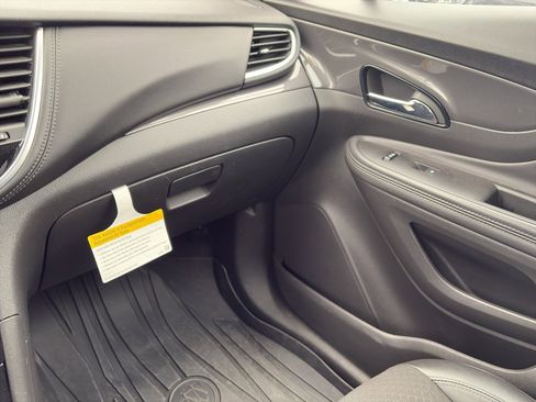 Used 2022 Buick Encore Preferred w/ Safety Package image 15